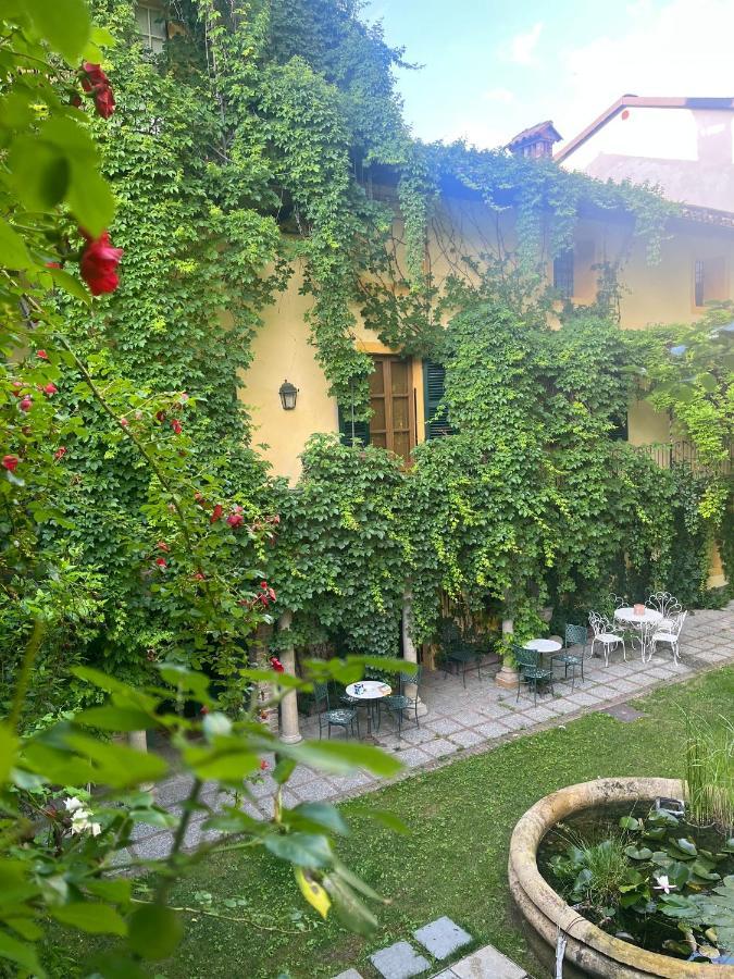 Palazzo Sismonda Bed & Breakfast Corneliano d'Alba Luaran gambar