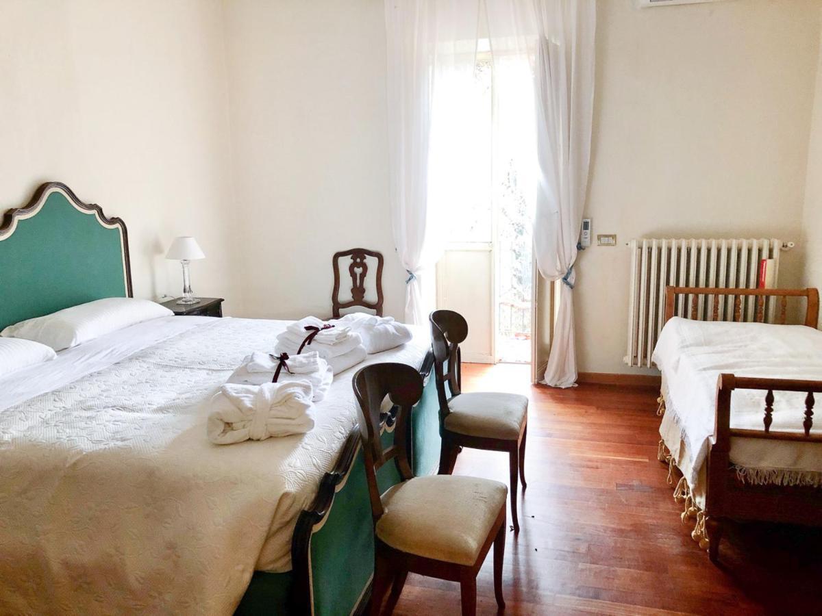 Palazzo Sismonda Bed & Breakfast Corneliano d'Alba Bilik gambar