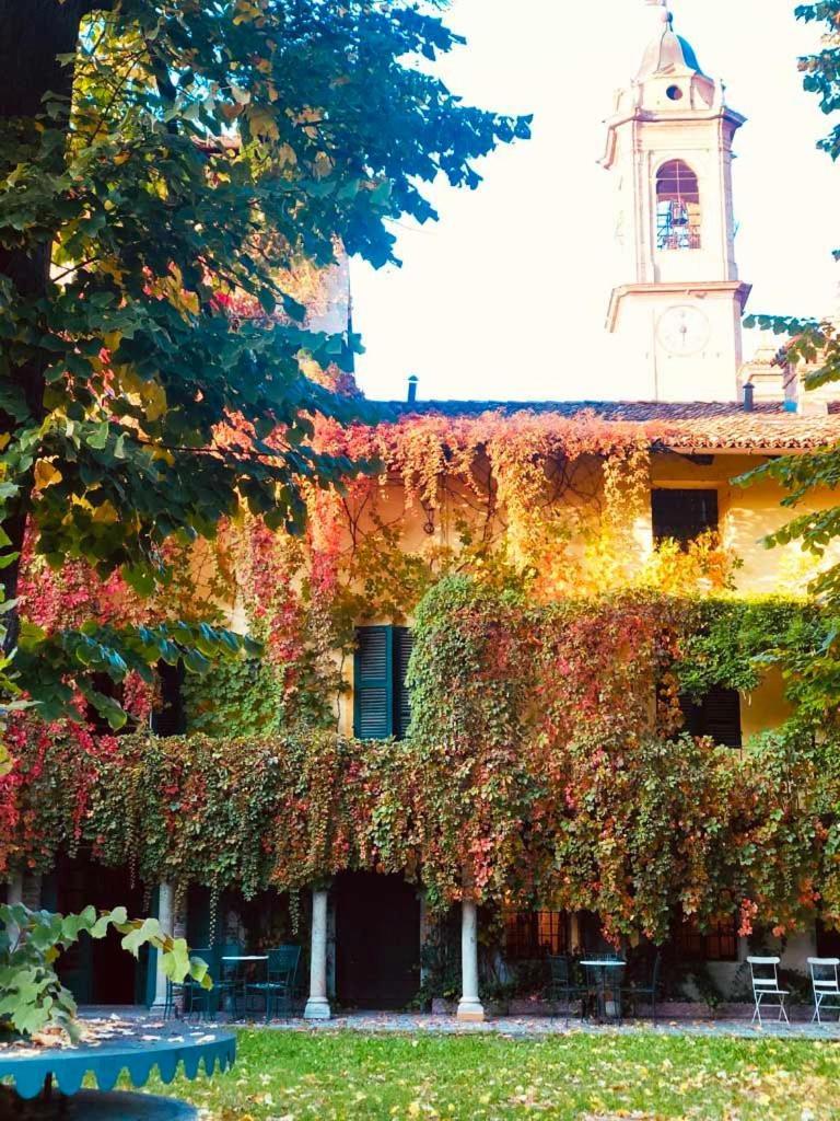 Palazzo Sismonda Bed & Breakfast Corneliano d'Alba Luaran gambar