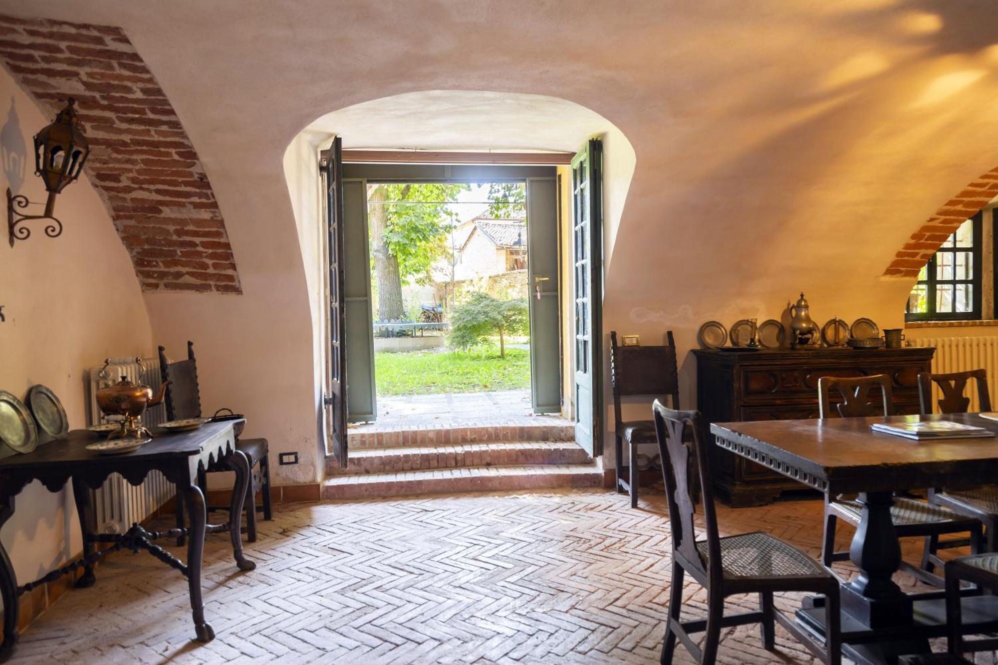 Palazzo Sismonda Bed & Breakfast Corneliano d'Alba Luaran gambar