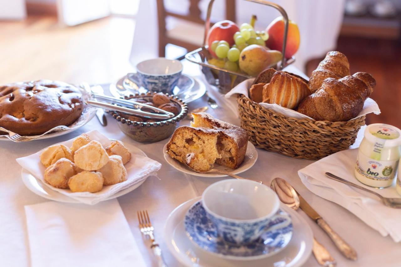 Palazzo Sismonda Bed & Breakfast Corneliano d'Alba Luaran gambar