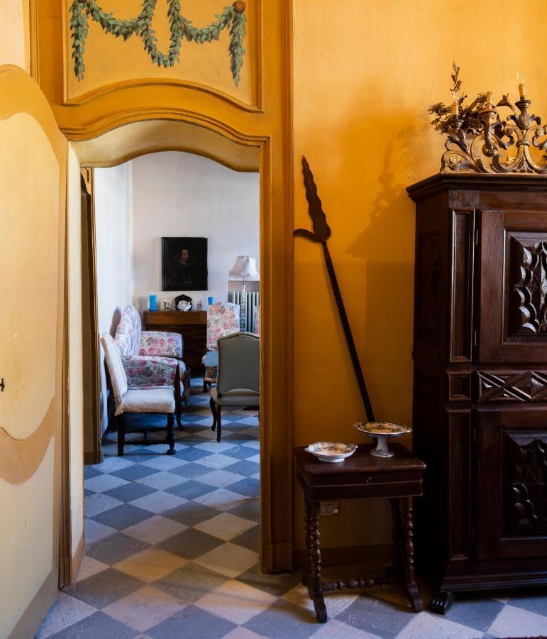 Palazzo Sismonda Bed & Breakfast Corneliano d'Alba Luaran gambar